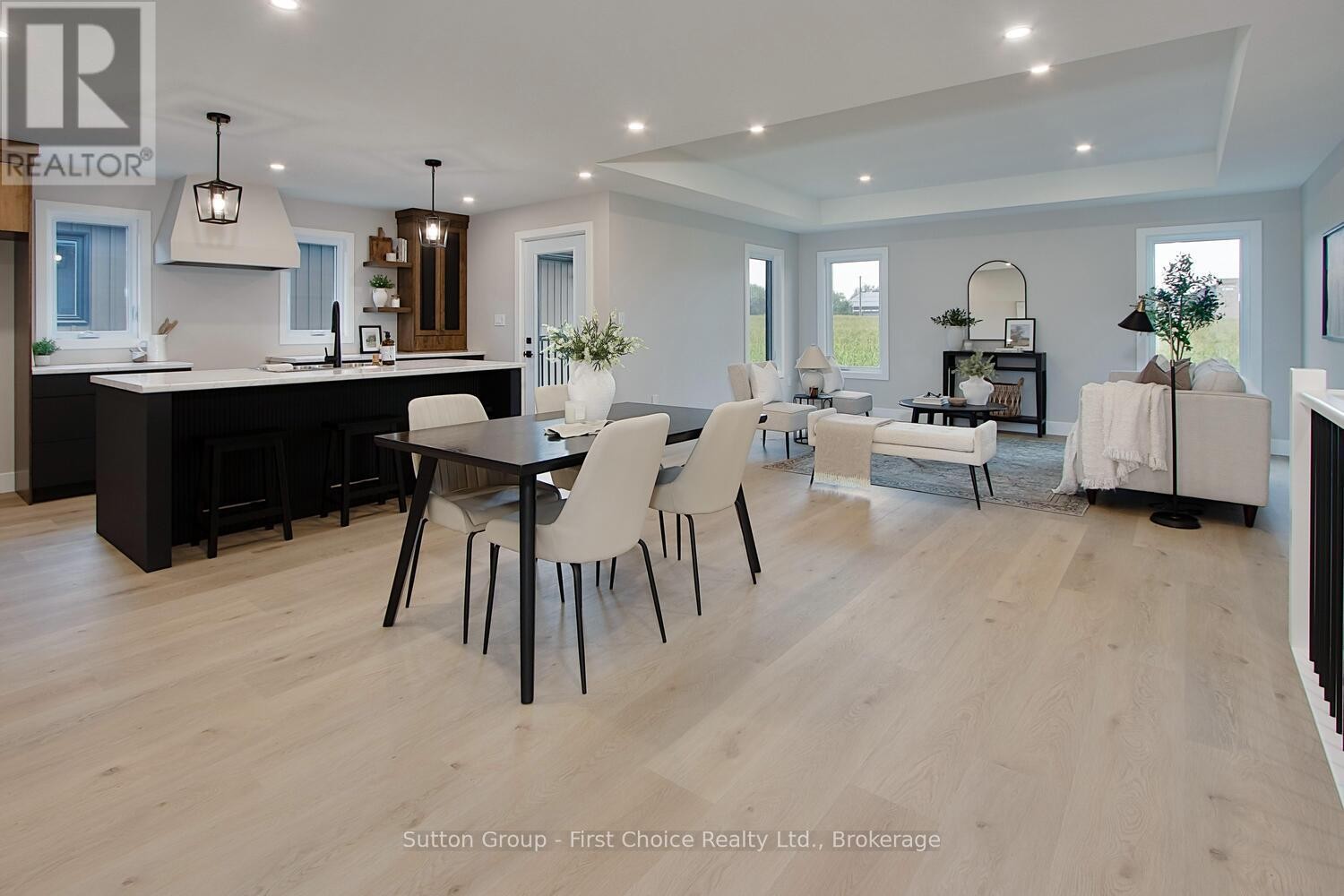 












18 NELSON STREET

,
West Perth (Mitchell),




Ontario
N0K1N0

