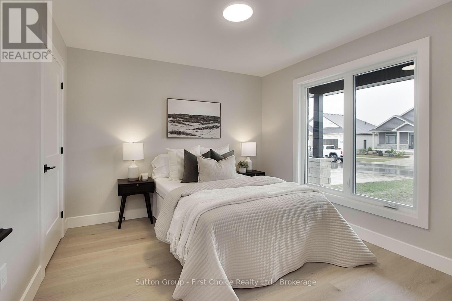 












18 NELSON STREET

,
West Perth (Mitchell),




Ontario
N0K1N0

