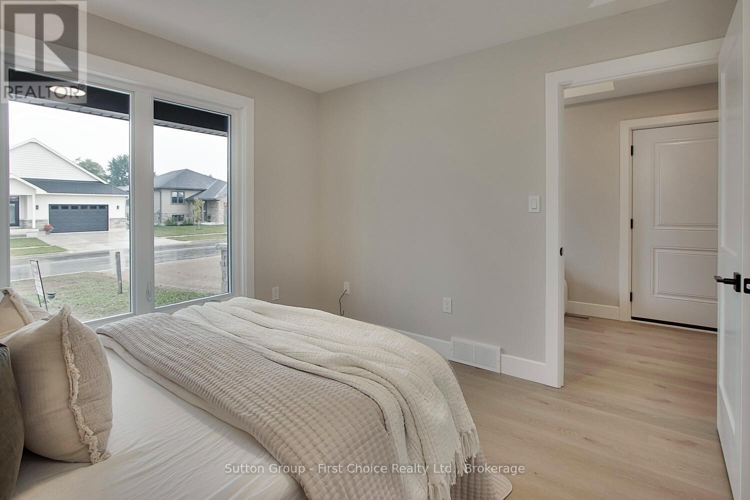 












18 NELSON STREET

,
West Perth (Mitchell),




Ontario
N0K1N0

