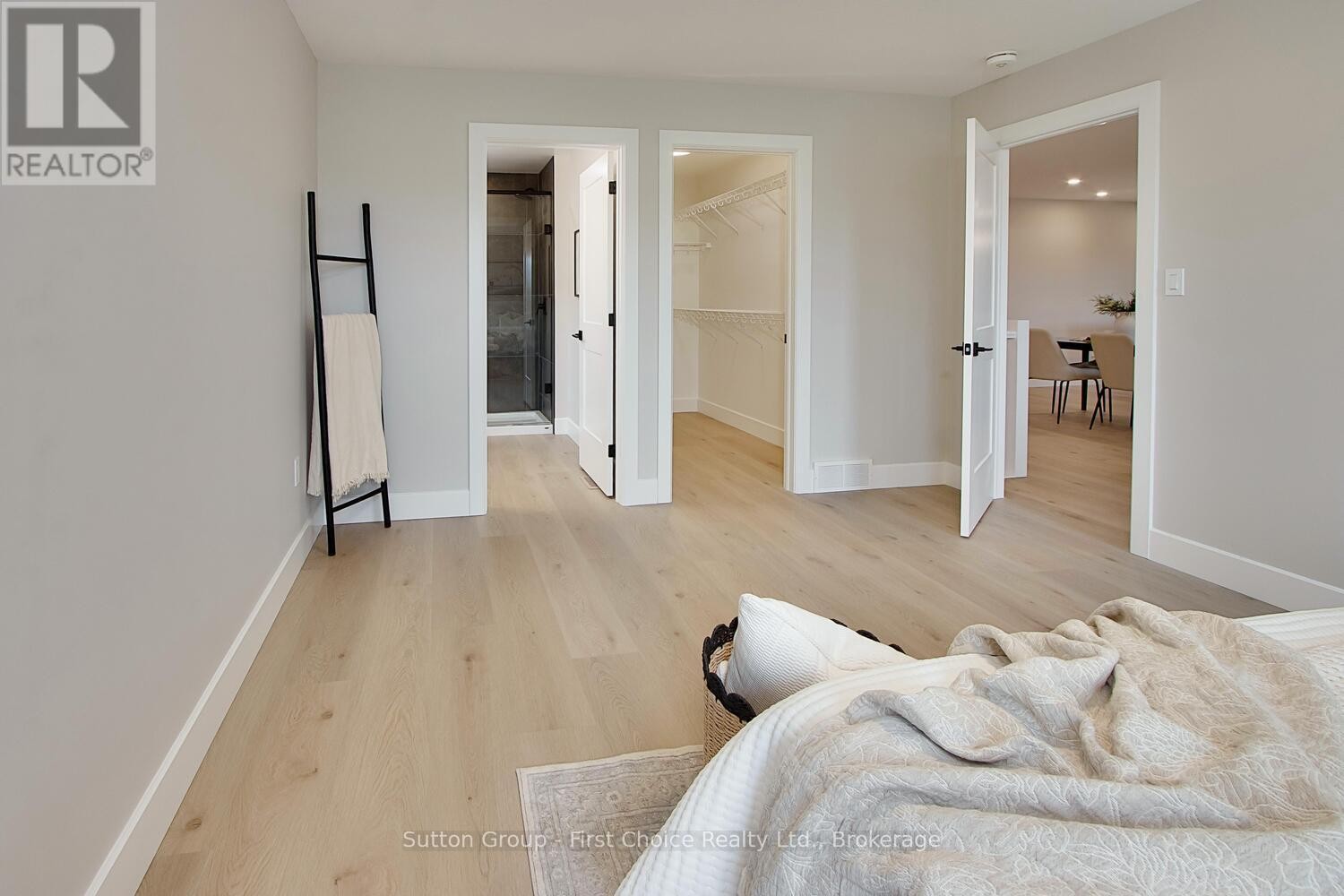 












18 NELSON STREET

,
West Perth (Mitchell),




Ontario
N0K1N0

