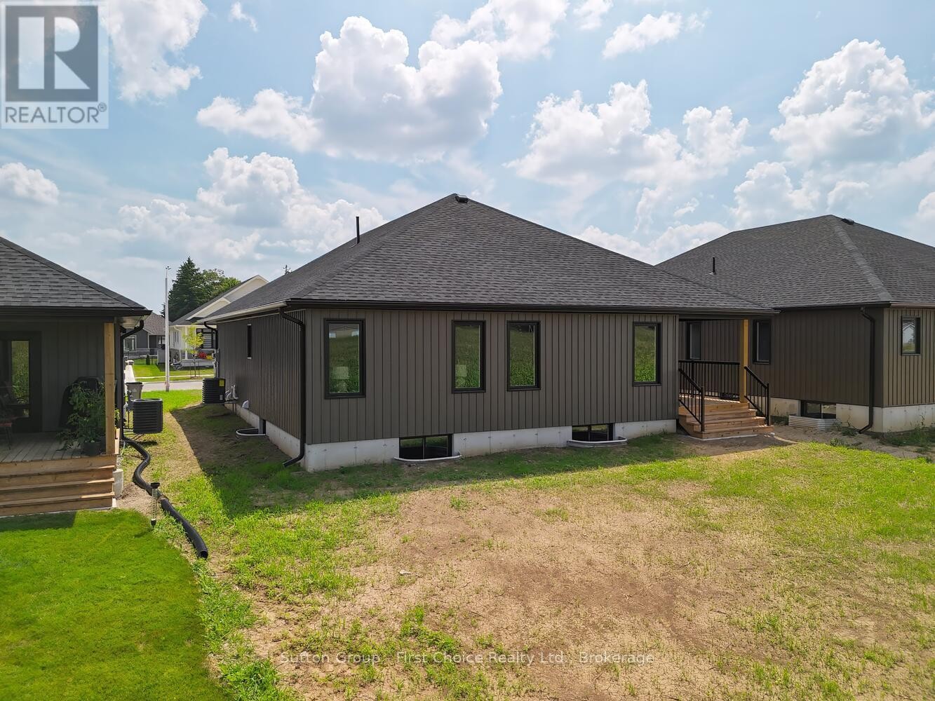 












18 NELSON STREET

,
West Perth (Mitchell),




Ontario
N0K1N0

