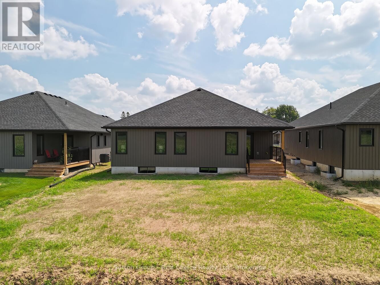 












18 NELSON STREET

,
West Perth (Mitchell),




Ontario
N0K1N0

