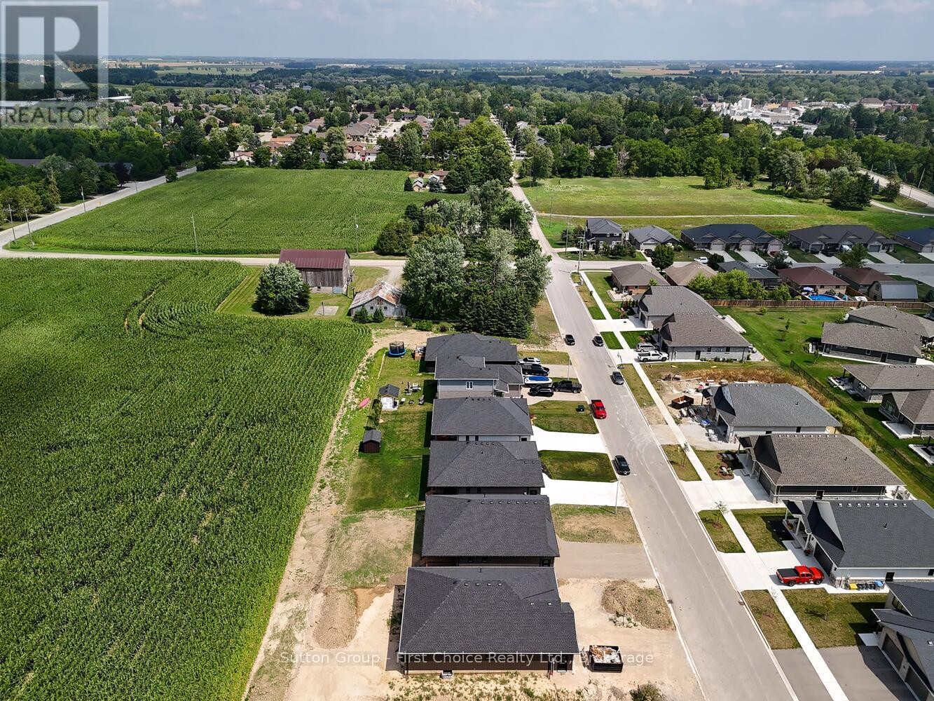 












18 NELSON STREET

,
West Perth (Mitchell),




Ontario
N0K1N0

