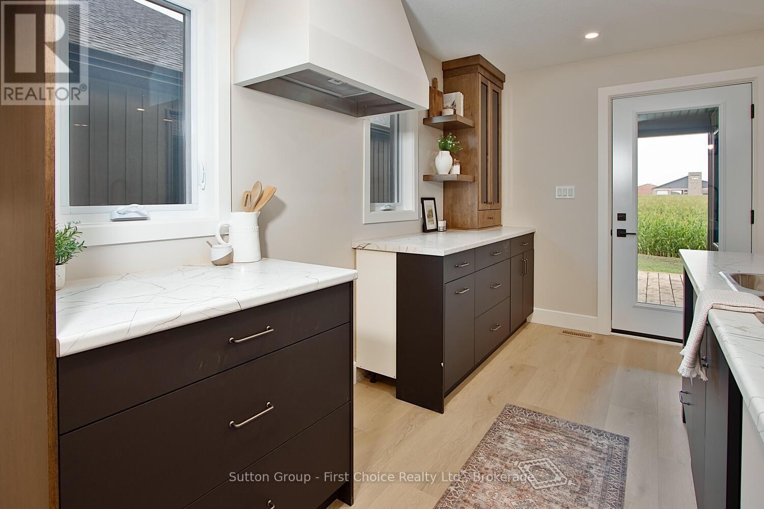 












18 NELSON STREET

,
West Perth (Mitchell),




Ontario
N0K1N0

