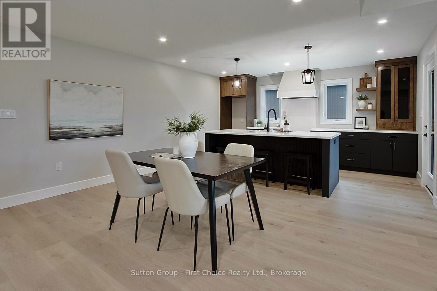 












18 NELSON STREET

,
West Perth (Mitchell),




Ontario
N0K1N0

