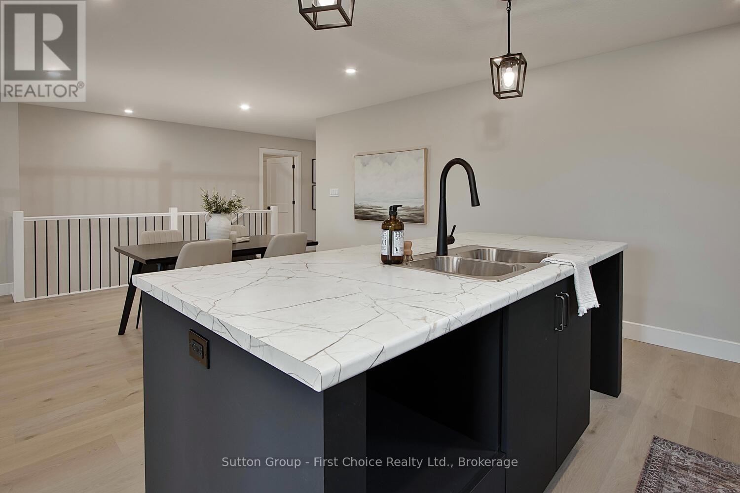 












18 NELSON STREET

,
West Perth (Mitchell),




Ontario
N0K1N0

