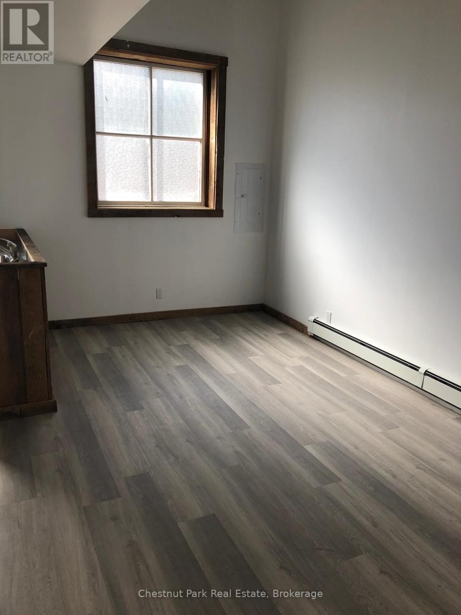 












35 MUSKOKA ROAD

,
Georgian Bay (Freeman),




Ontario
P0C1H0

