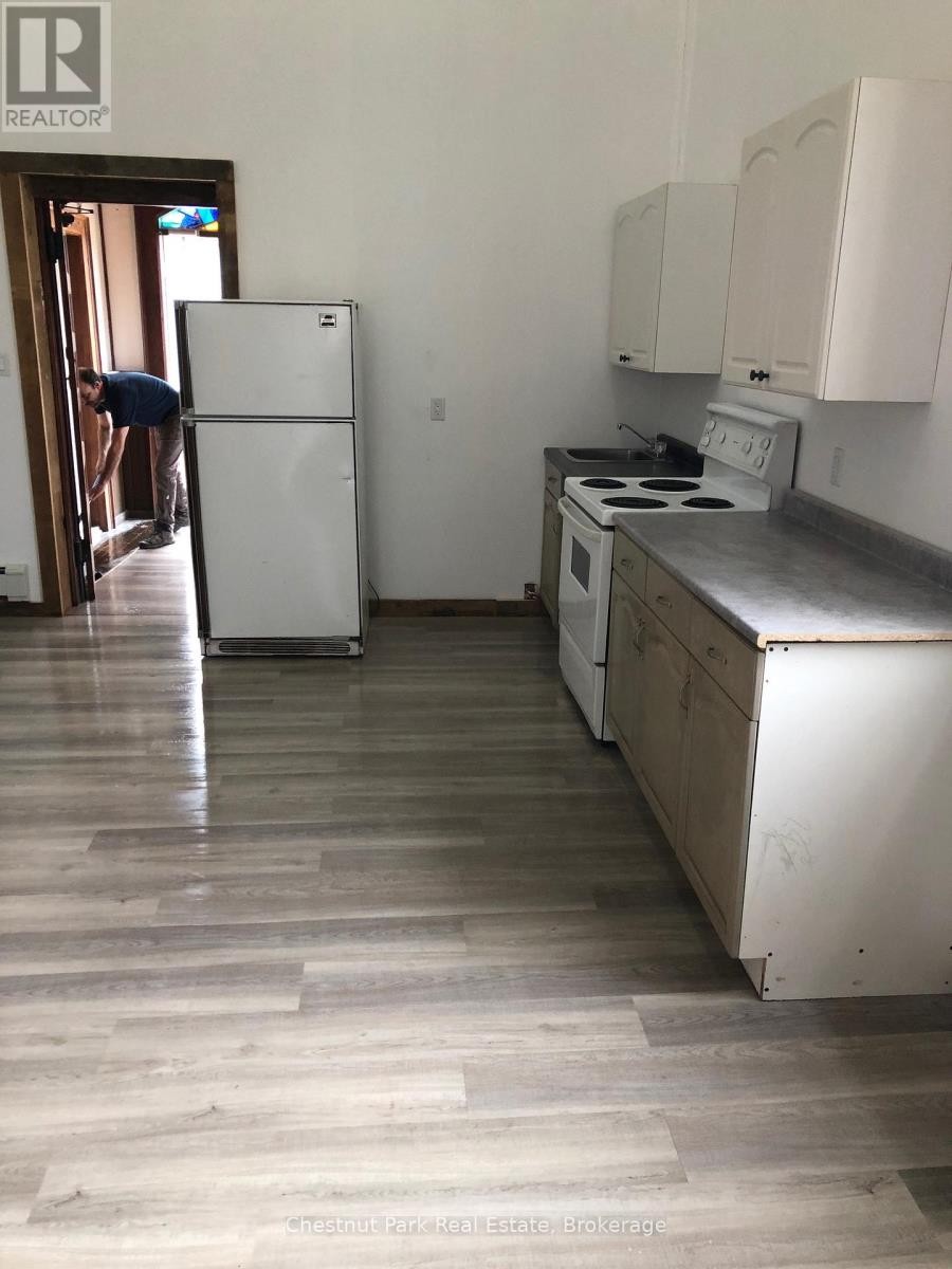 












35 MUSKOKA ROAD

,
Georgian Bay (Freeman),




Ontario
P0C1H0

