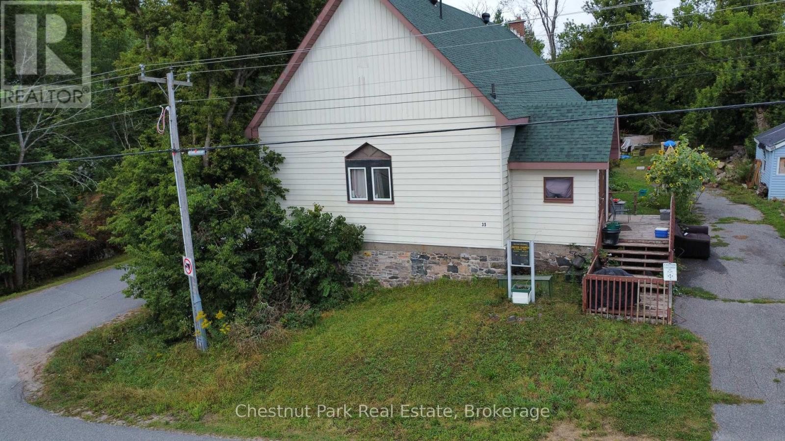 












35 MUSKOKA ROAD

,
Georgian Bay (Freeman),




Ontario
P0C1H0

