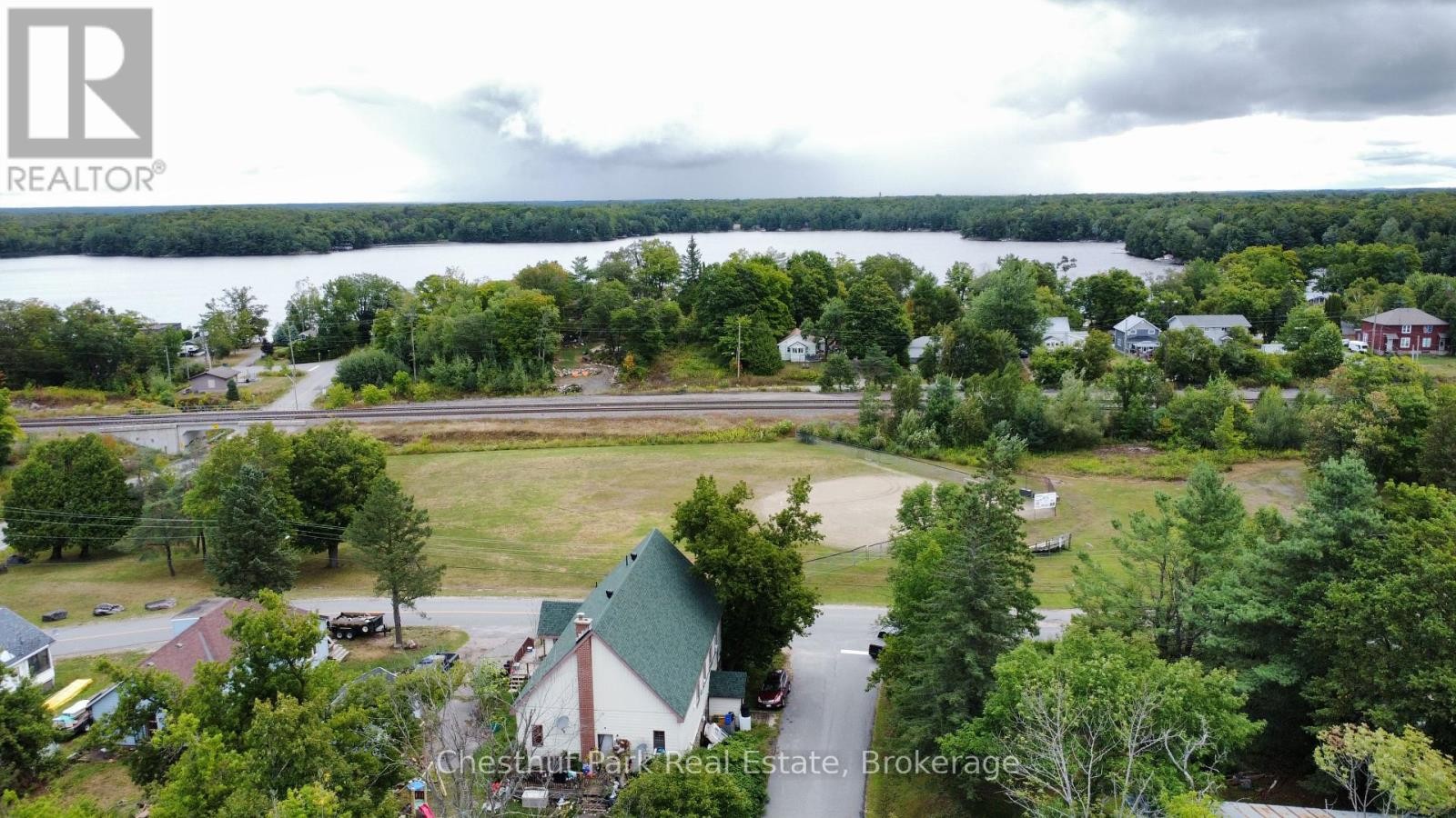 












35 MUSKOKA ROAD

,
Georgian Bay (Freeman),




Ontario
P0C1H0

