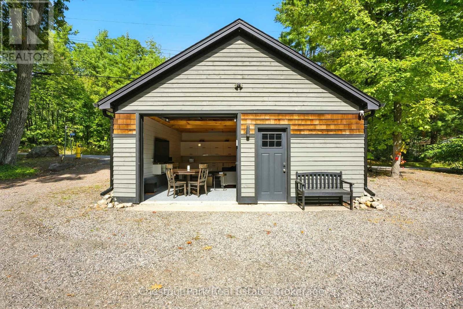 












1030A GORDON STREET

,
Muskoka Lakes (Medora),




Ontario
P0C1A0

