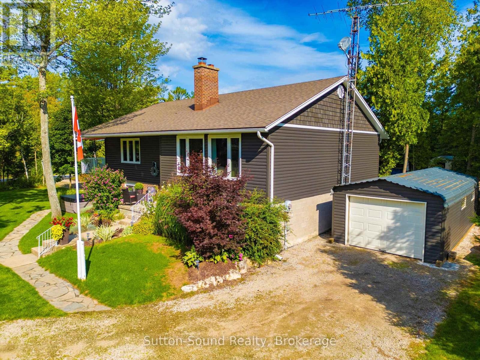 












403 SIMCOE AVENUE

,
South Bruce Peninsula,




Ontario
N0H2G0

