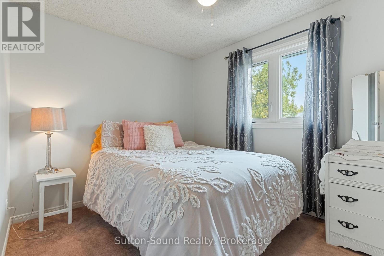 












403 SIMCOE AVENUE

,
South Bruce Peninsula,




Ontario
N0H2G0


