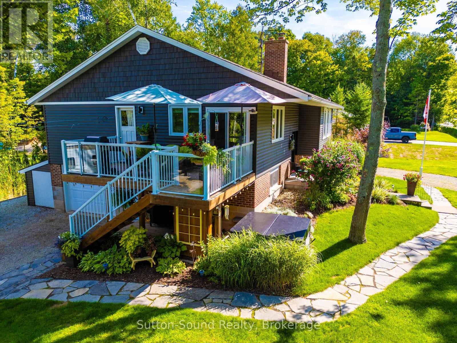 












403 SIMCOE AVENUE

,
South Bruce Peninsula,




Ontario
N0H2G0

