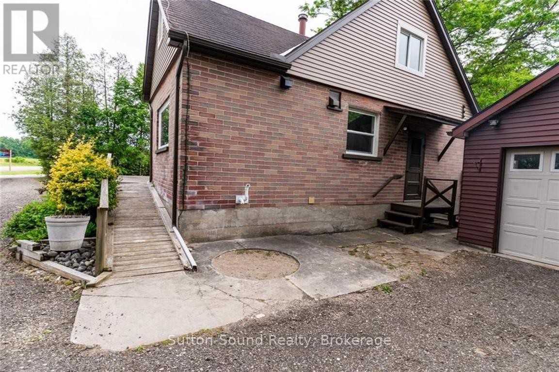 












657 BRANT WATERLOO ROAD E

,
Brant (South Dumfries),




Ontario
N0B1E0

