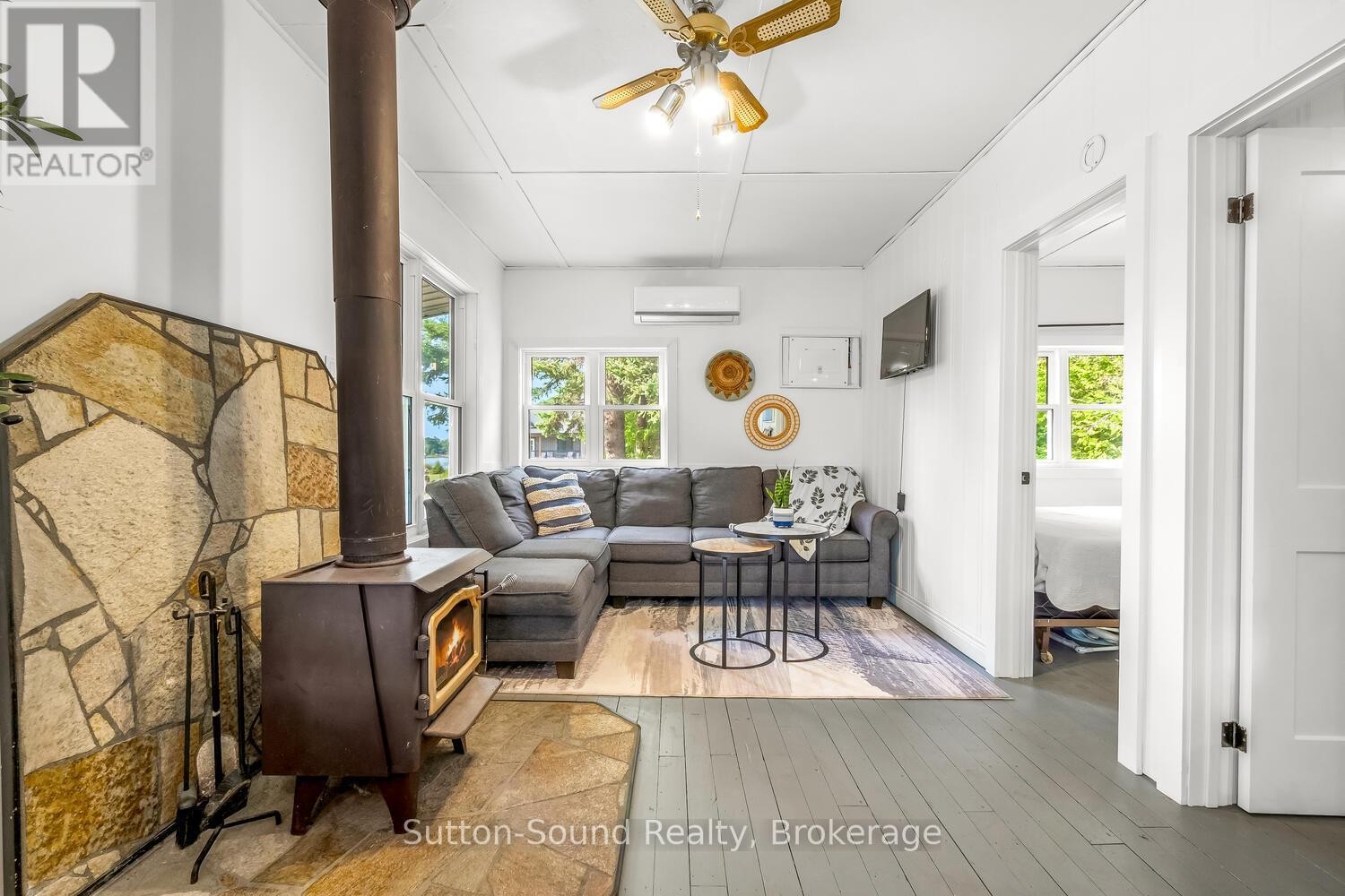 












871 PIKE BAY ROAD

,
Northern Bruce Peninsula,




Ontario
N0H2T0

