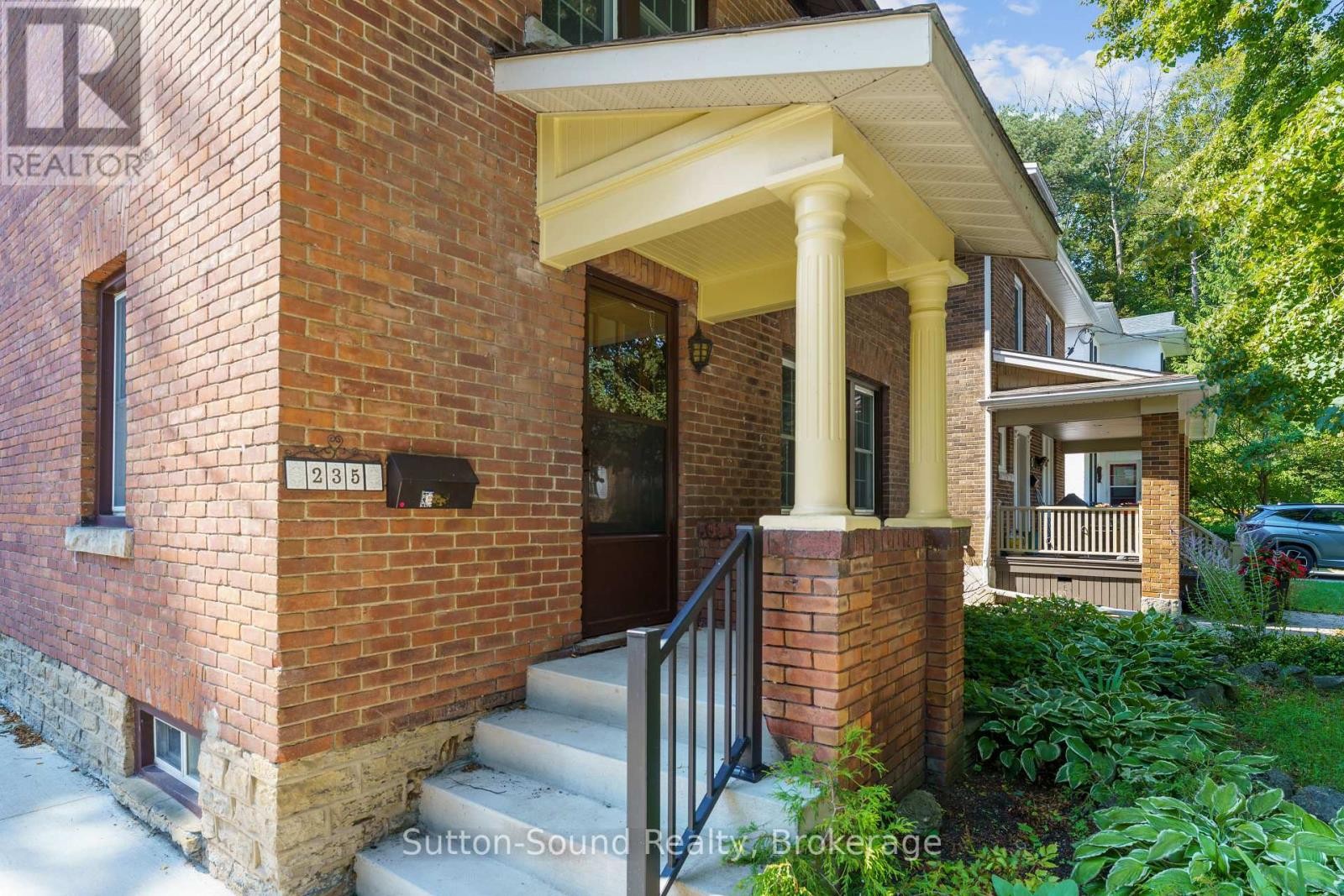 












235 7TH STREET W

,
Owen Sound,




Ontario
N4K3L3

