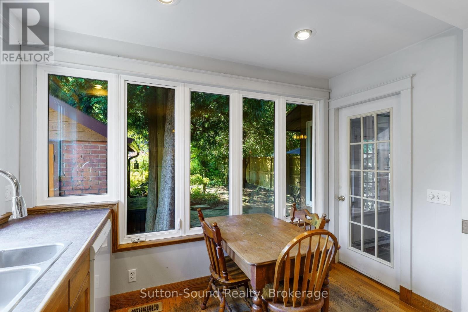 












235 7TH STREET W

,
Owen Sound,




Ontario
N4K3L3

