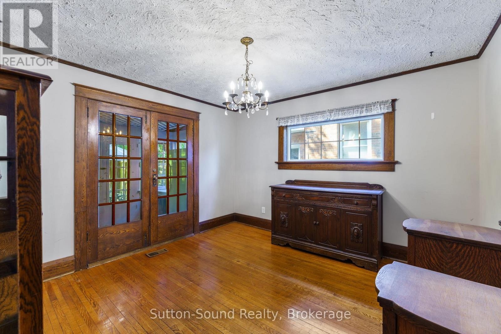 












235 7TH STREET W

,
Owen Sound,




Ontario
N4K3L3

