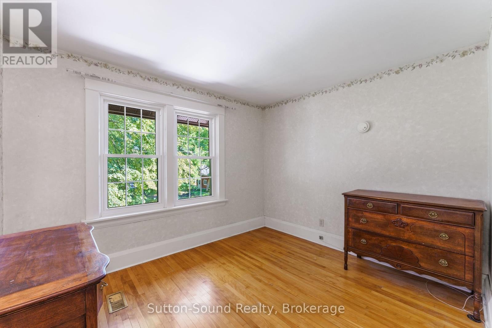 












235 7TH STREET W

,
Owen Sound,




Ontario
N4K3L3

