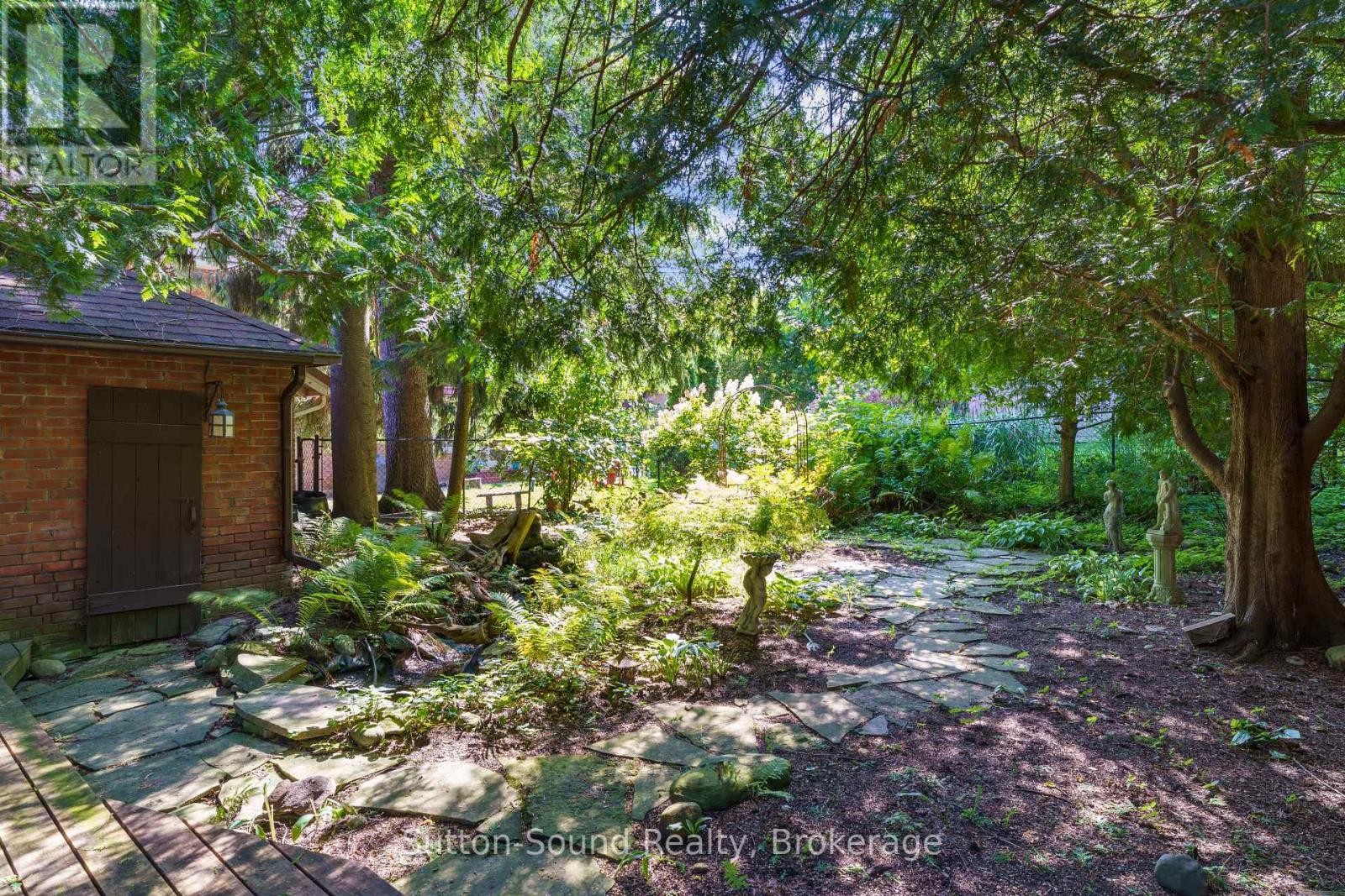 












235 7TH STREET W

,
Owen Sound,




Ontario
N4K3L3

