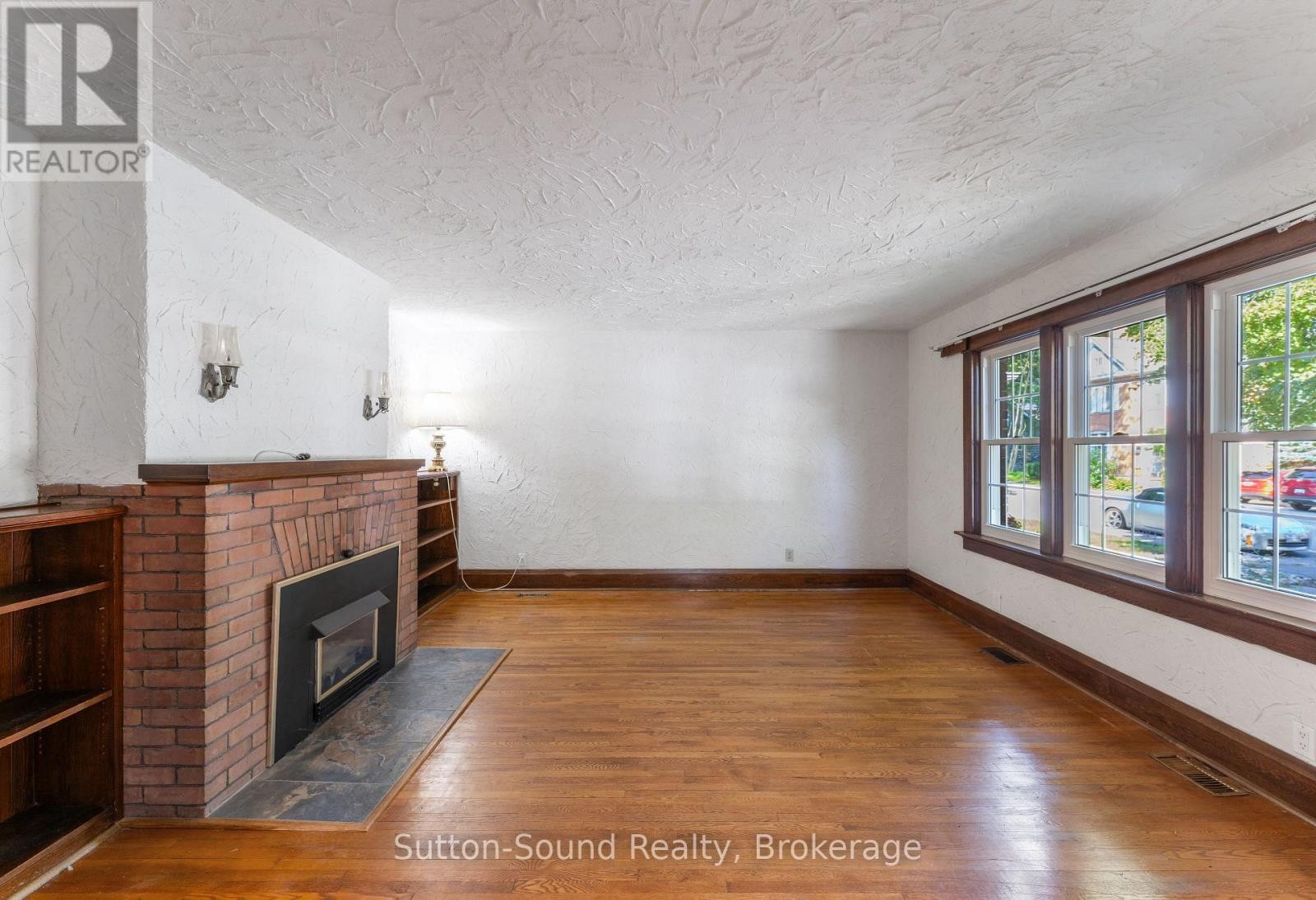 












235 7TH STREET W

,
Owen Sound,




Ontario
N4K3L3

