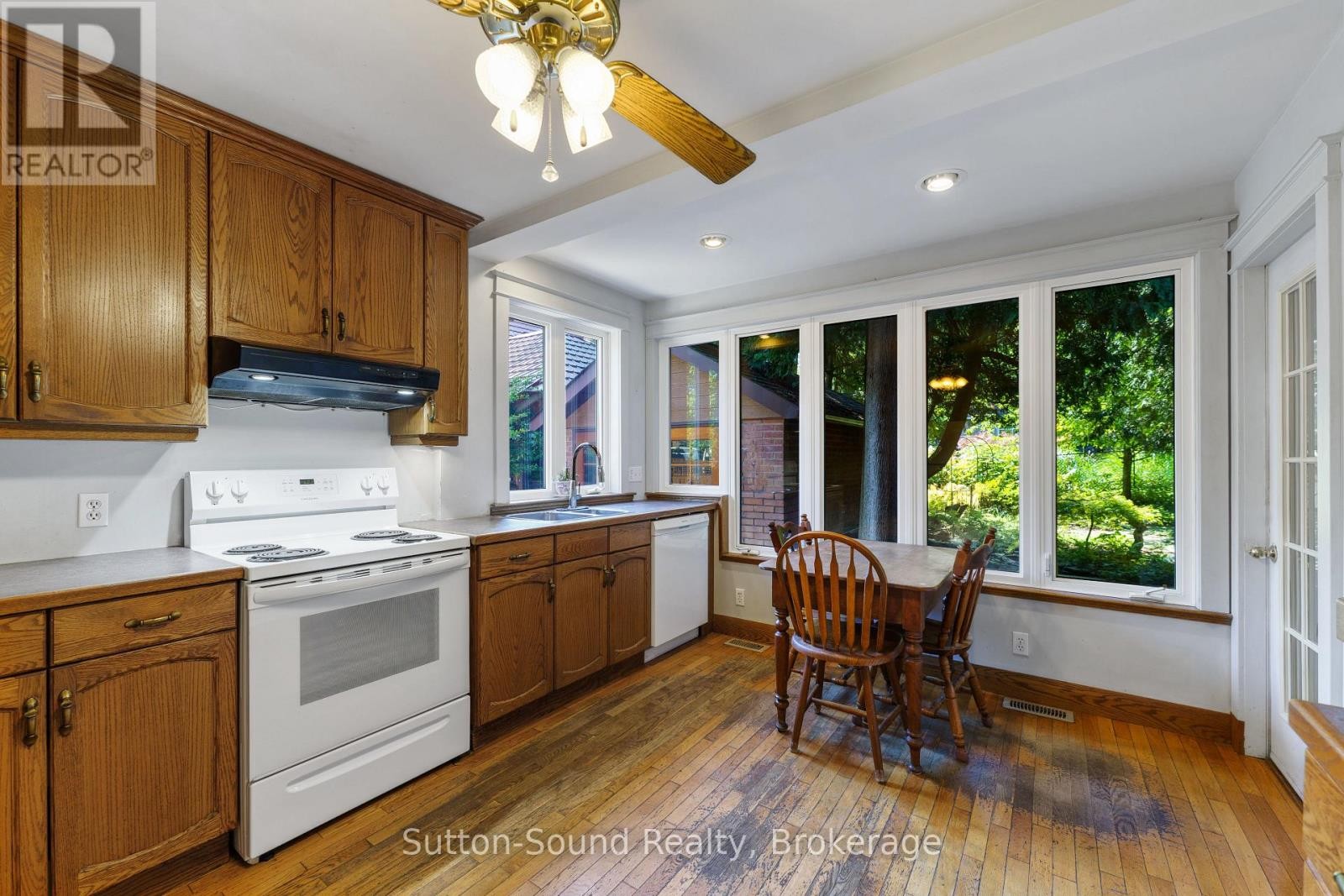 












235 7TH STREET W

,
Owen Sound,




Ontario
N4K3L3

