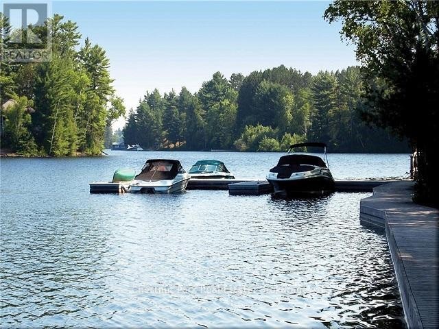 












1020 BIRCH GLEN ROAD

,
Lake of Bays (Mclean),




Ontario
P0B1A0

