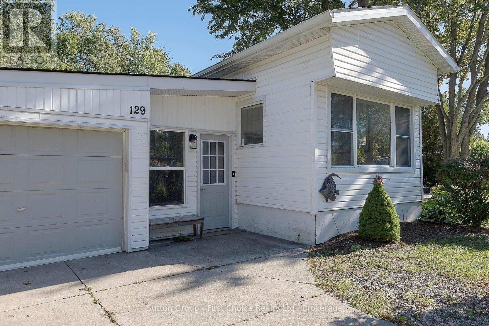 












129 ASH STREET

,
Perth East (Crystal Lake),




Ontario
N5A6S6

