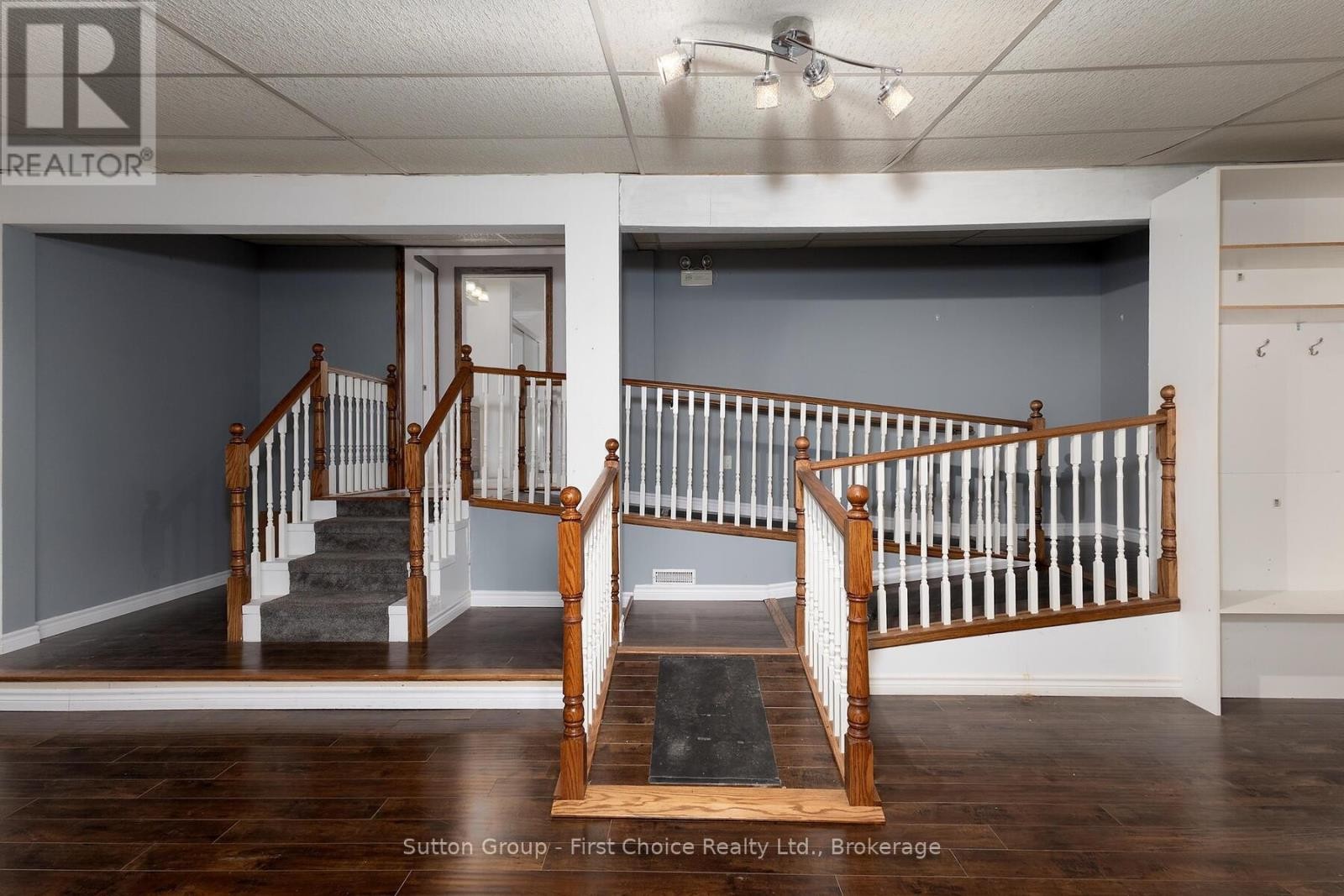 












129 ASH STREET

,
Perth East (Crystal Lake),




Ontario
N5A6S6

