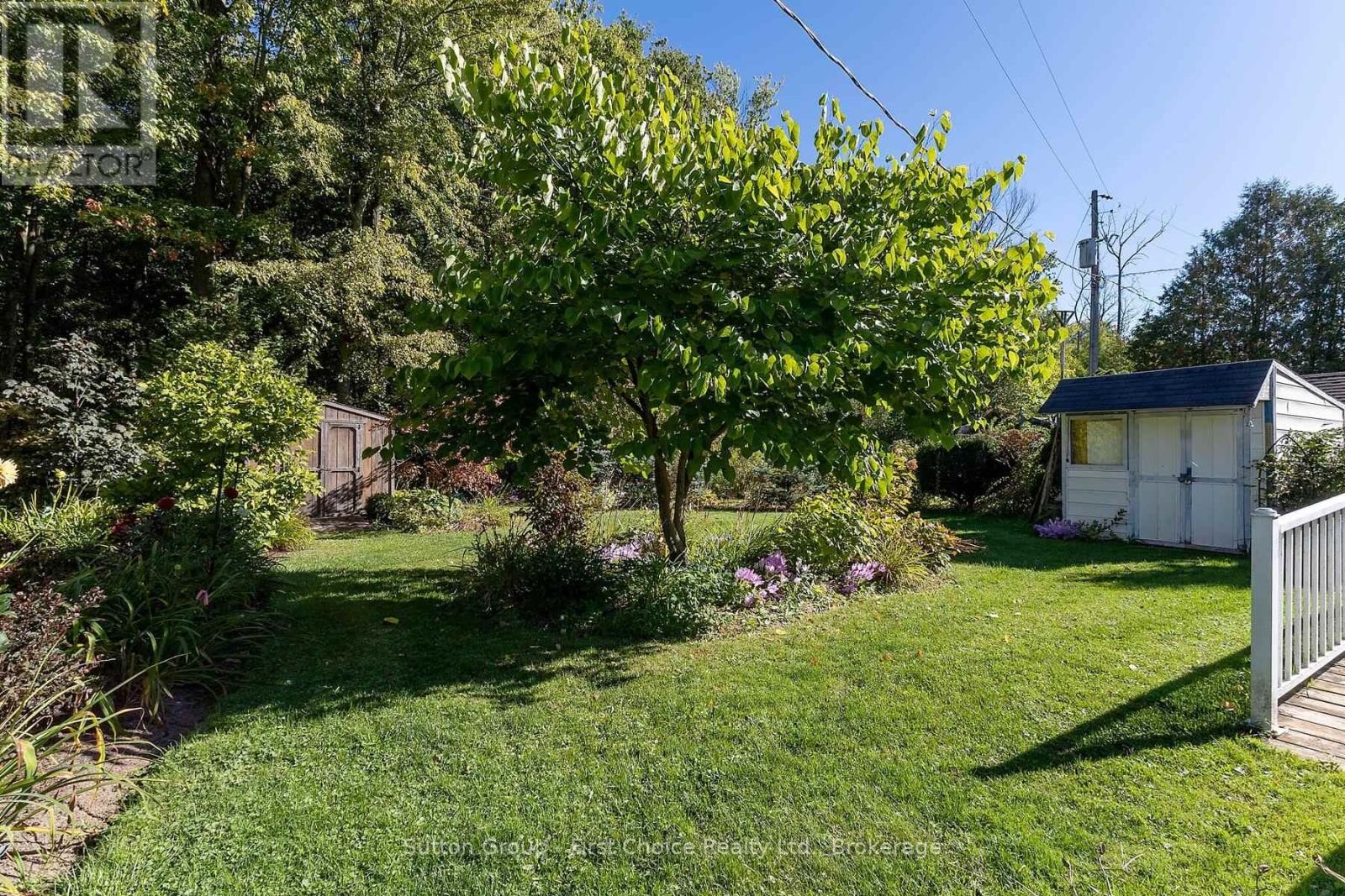 












129 ASH STREET

,
Perth East (Crystal Lake),




Ontario
N5A6S6

