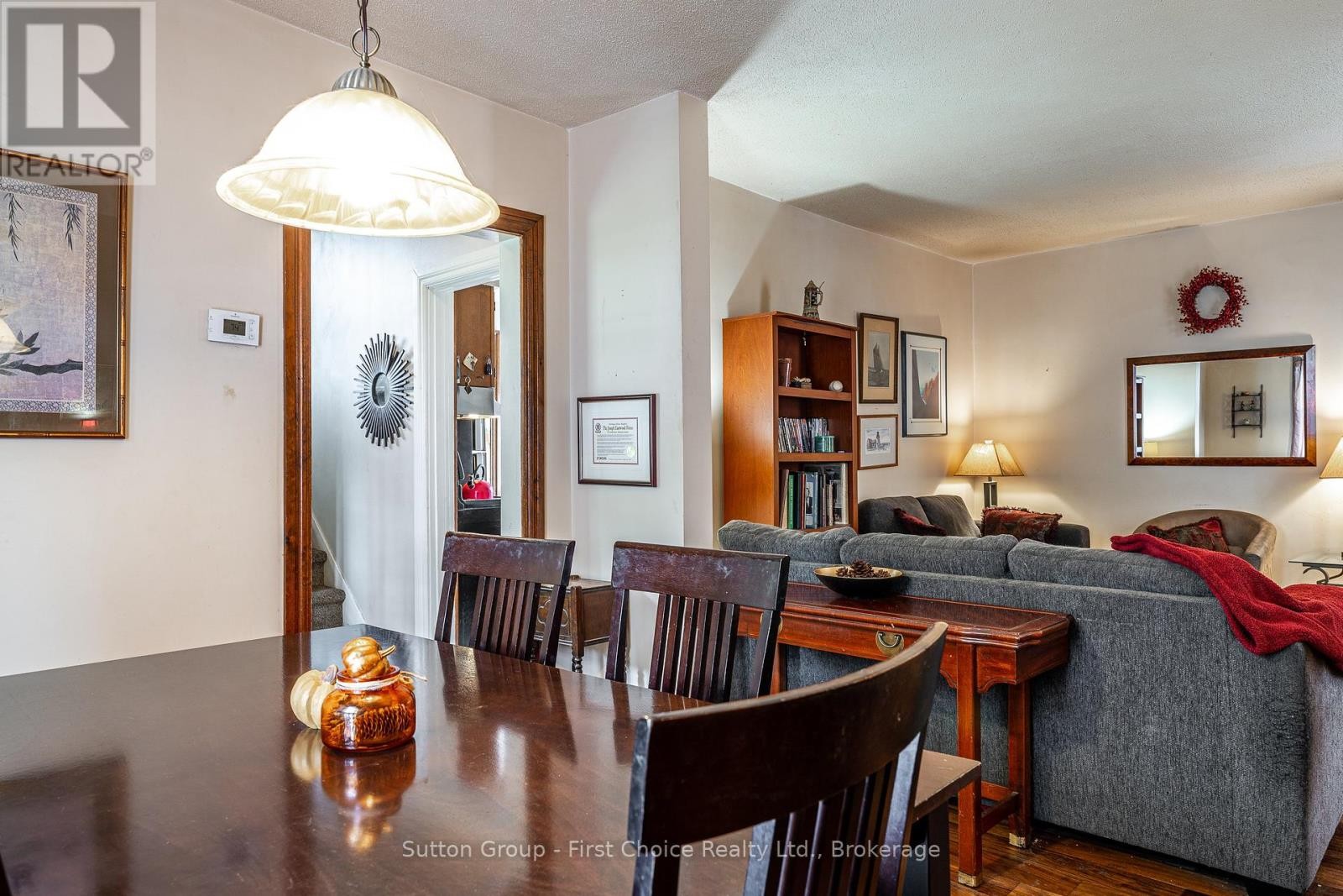 












141 PERTH STREET

,
Stratford,




Ontario
N5A3Y1

