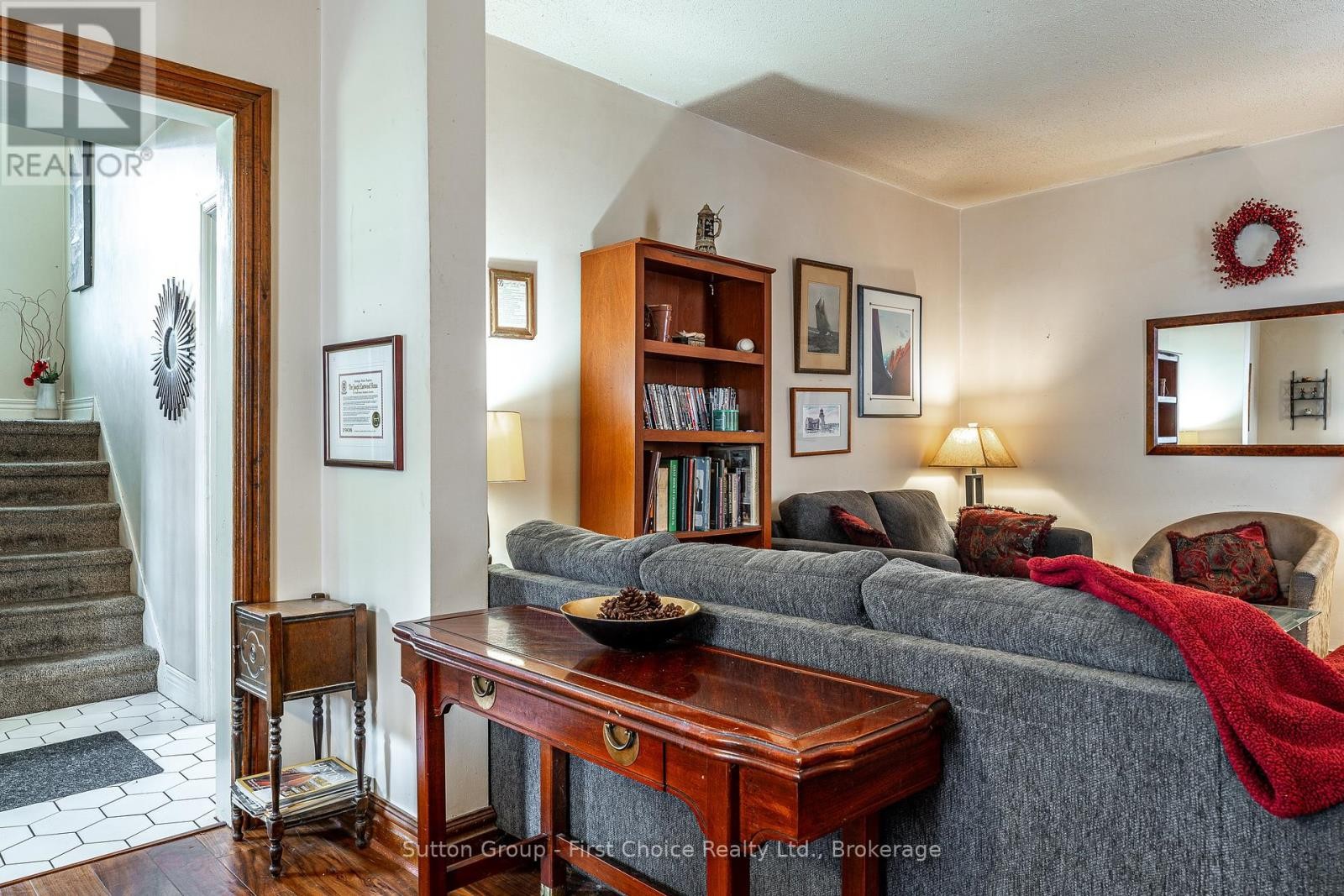 












141 PERTH STREET

,
Stratford,




Ontario
N5A3Y1

