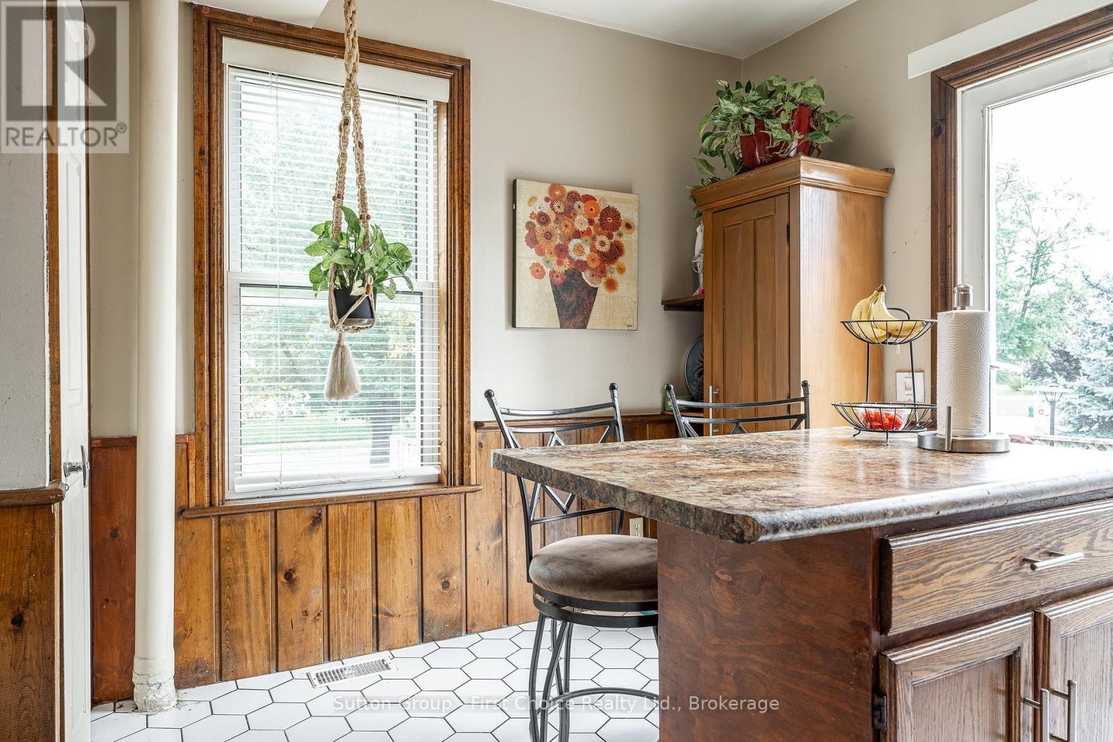 












141 PERTH STREET

,
Stratford,




Ontario
N5A3Y1

