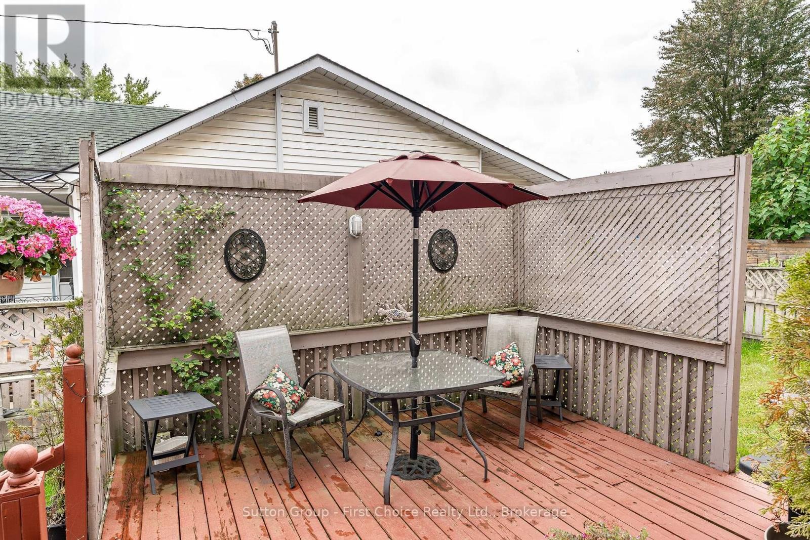 












141 PERTH STREET

,
Stratford,




Ontario
N5A3Y1

