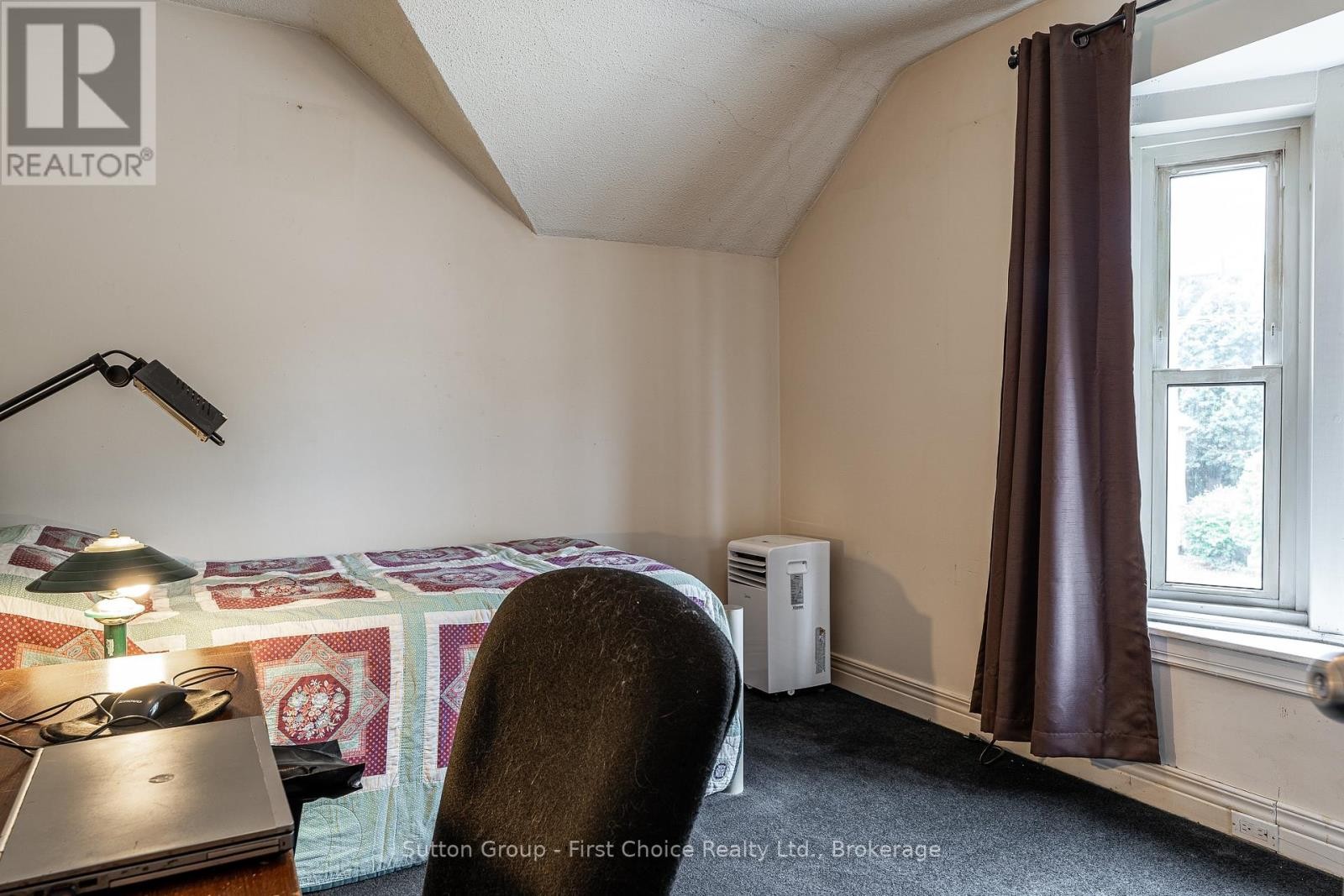 












141 PERTH STREET

,
Stratford,




Ontario
N5A3Y1

