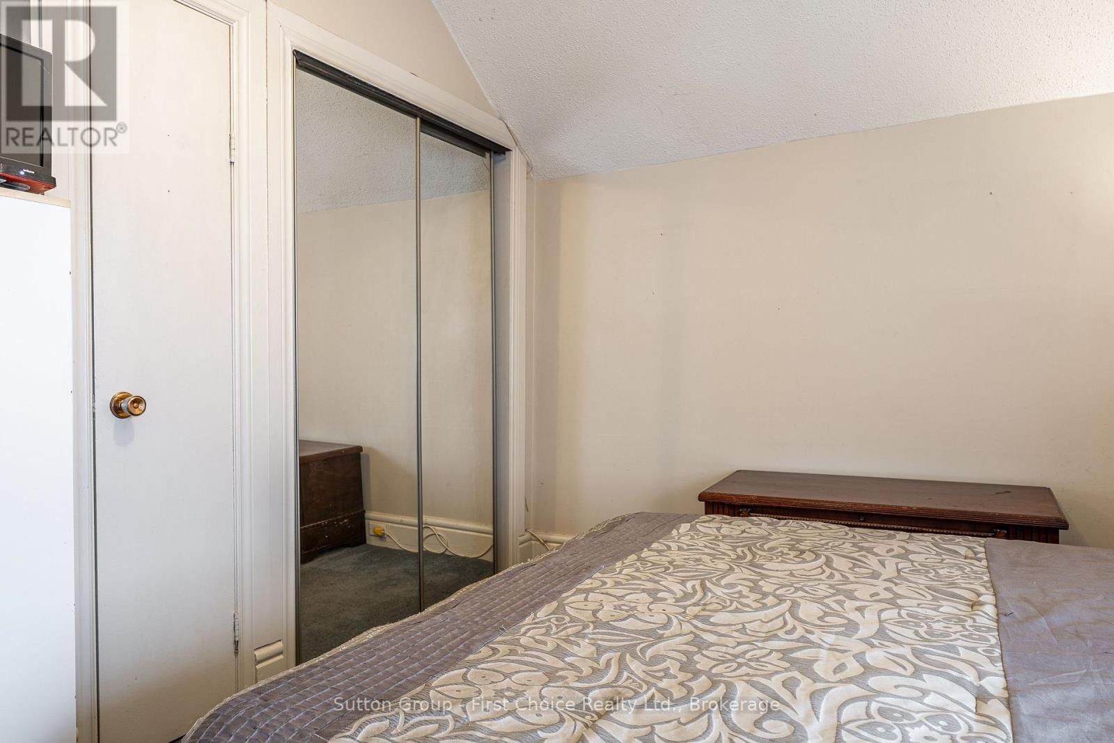 












141 PERTH STREET

,
Stratford,




Ontario
N5A3Y1

