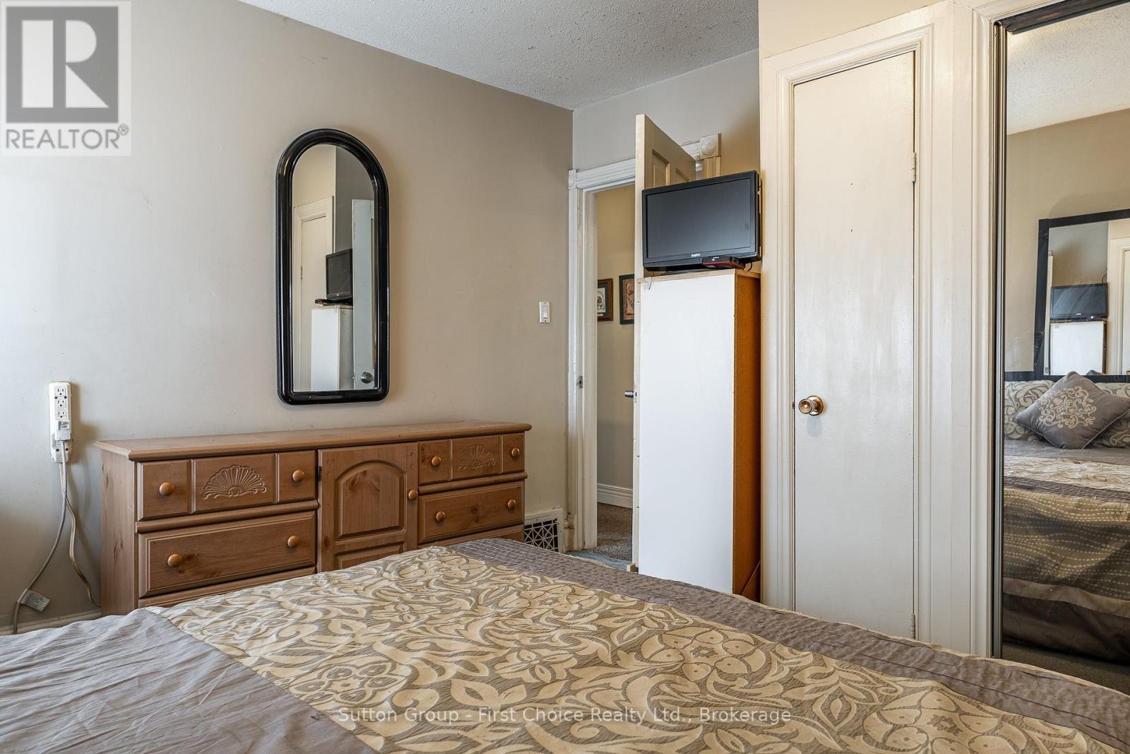 












141 PERTH STREET

,
Stratford,




Ontario
N5A3Y1

