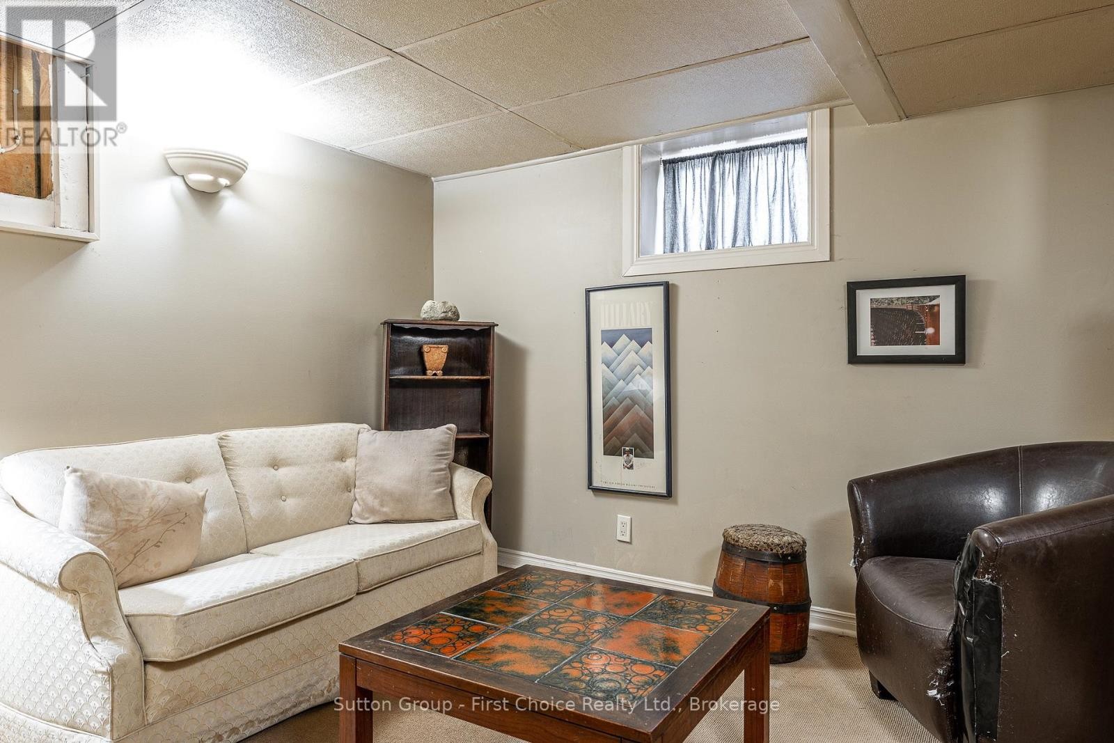 












141 PERTH STREET

,
Stratford,




Ontario
N5A3Y1

