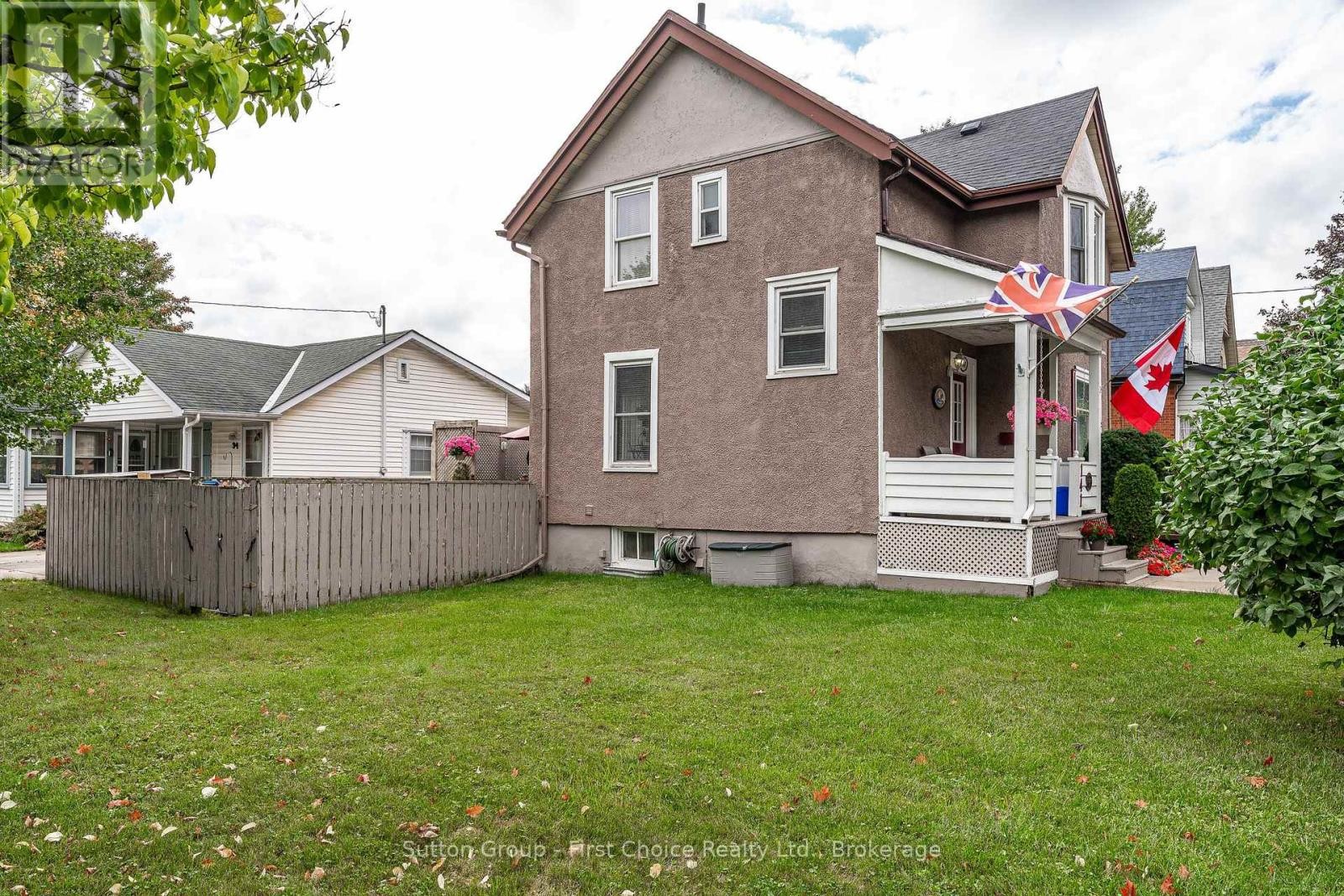 












141 PERTH STREET

,
Stratford,




Ontario
N5A3Y1

