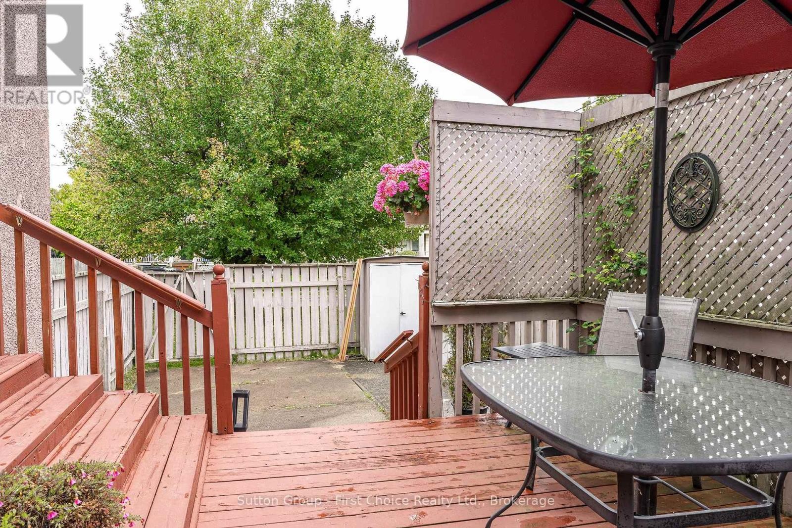 












141 PERTH STREET

,
Stratford,




Ontario
N5A3Y1

