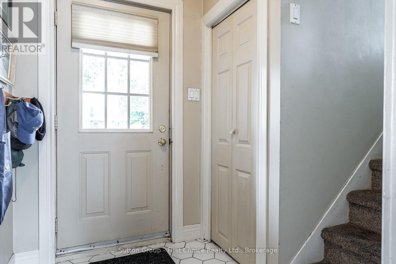 












141 PERTH STREET

,
Stratford,




Ontario
N5A3Y1

