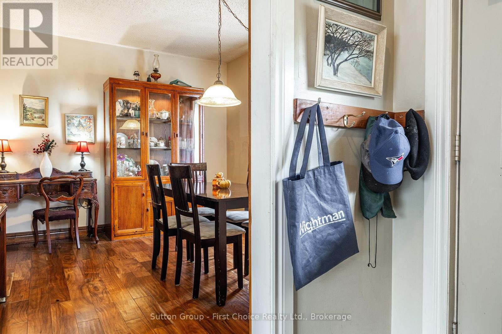 












141 PERTH STREET

,
Stratford,




Ontario
N5A3Y1

