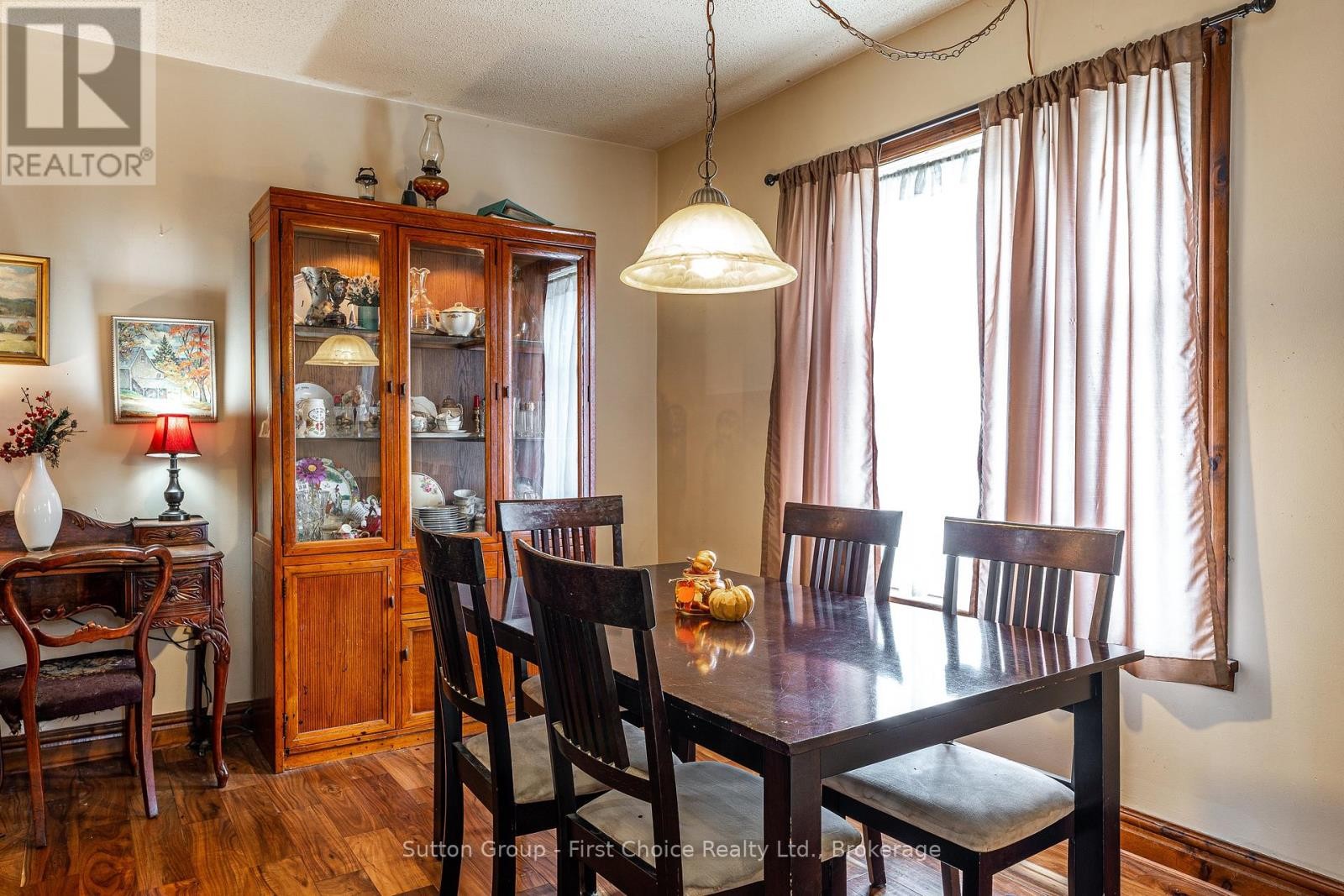 












141 PERTH STREET

,
Stratford,




Ontario
N5A3Y1

