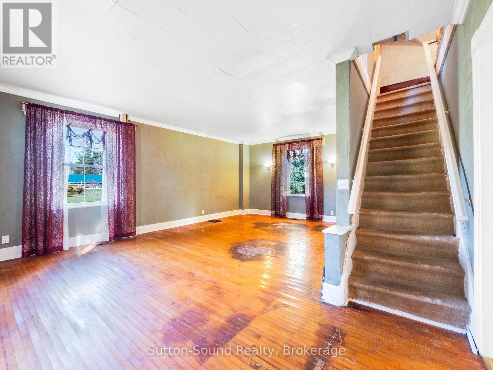 












19733 HWY 6 HIGHWAY

,
Georgian Bluffs,




Ontario
N1M2W3

