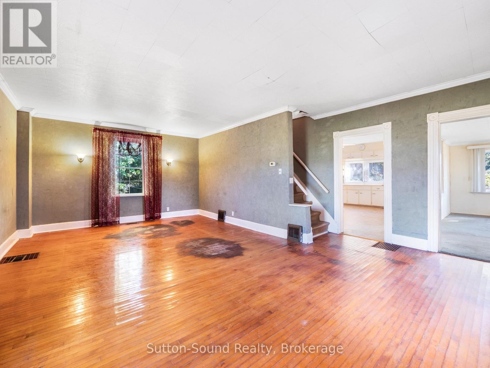 












19733 HWY 6 HIGHWAY

,
Georgian Bluffs,




Ontario
N1M2W3

