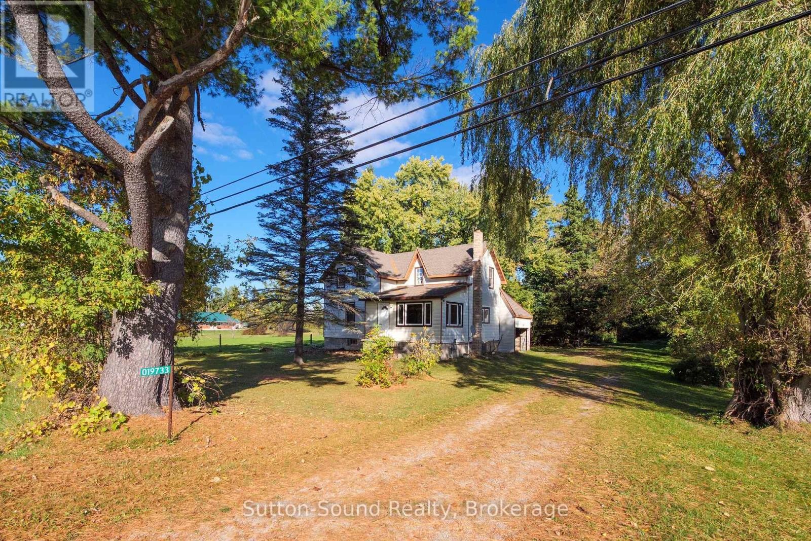 












19733 HWY 6 HIGHWAY

,
Georgian Bluffs,




Ontario
N1M2W3

