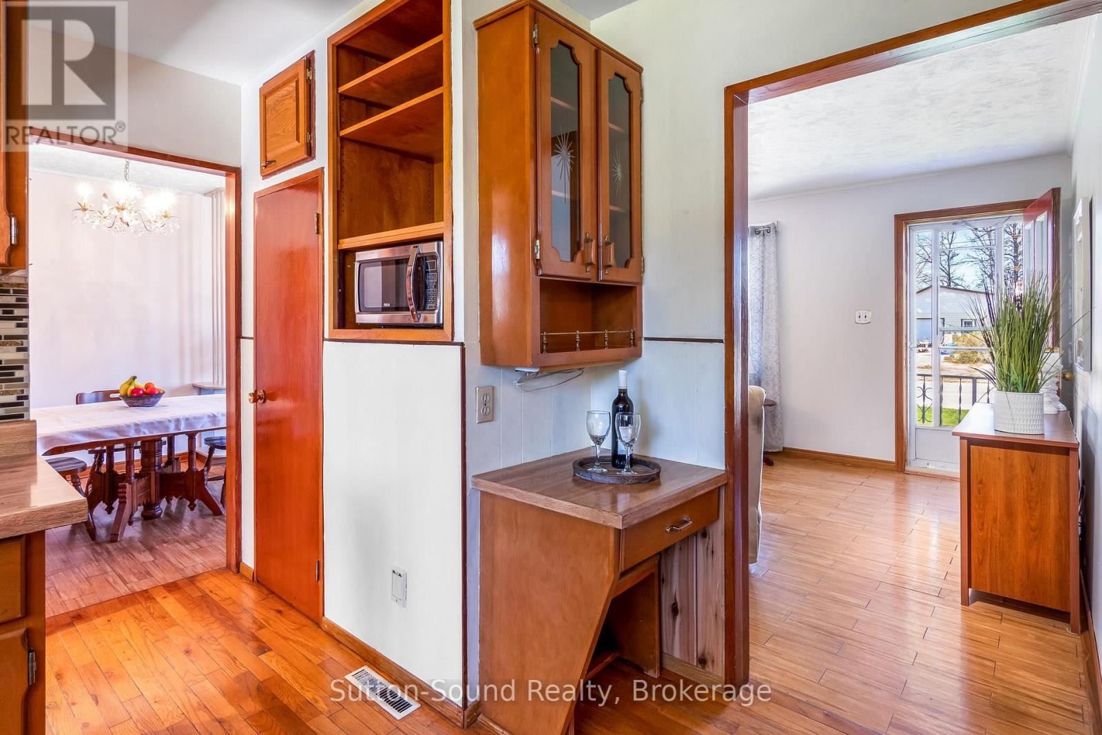












507 MCNAUGHTON STREET

,
South Bruce Peninsula,




Ontario
N0H2T0

