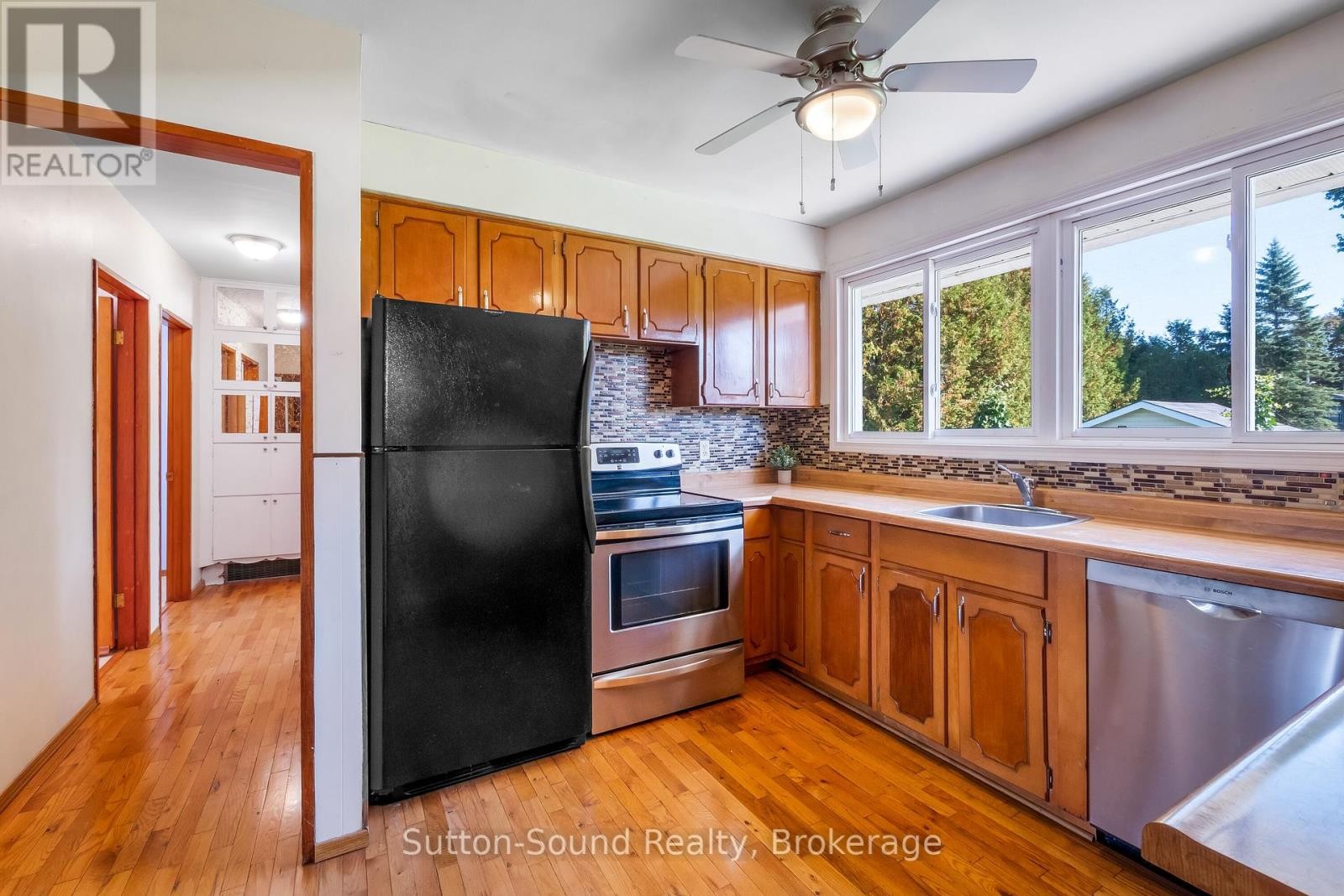 












507 MCNAUGHTON STREET

,
South Bruce Peninsula,




Ontario
N0H2T0

