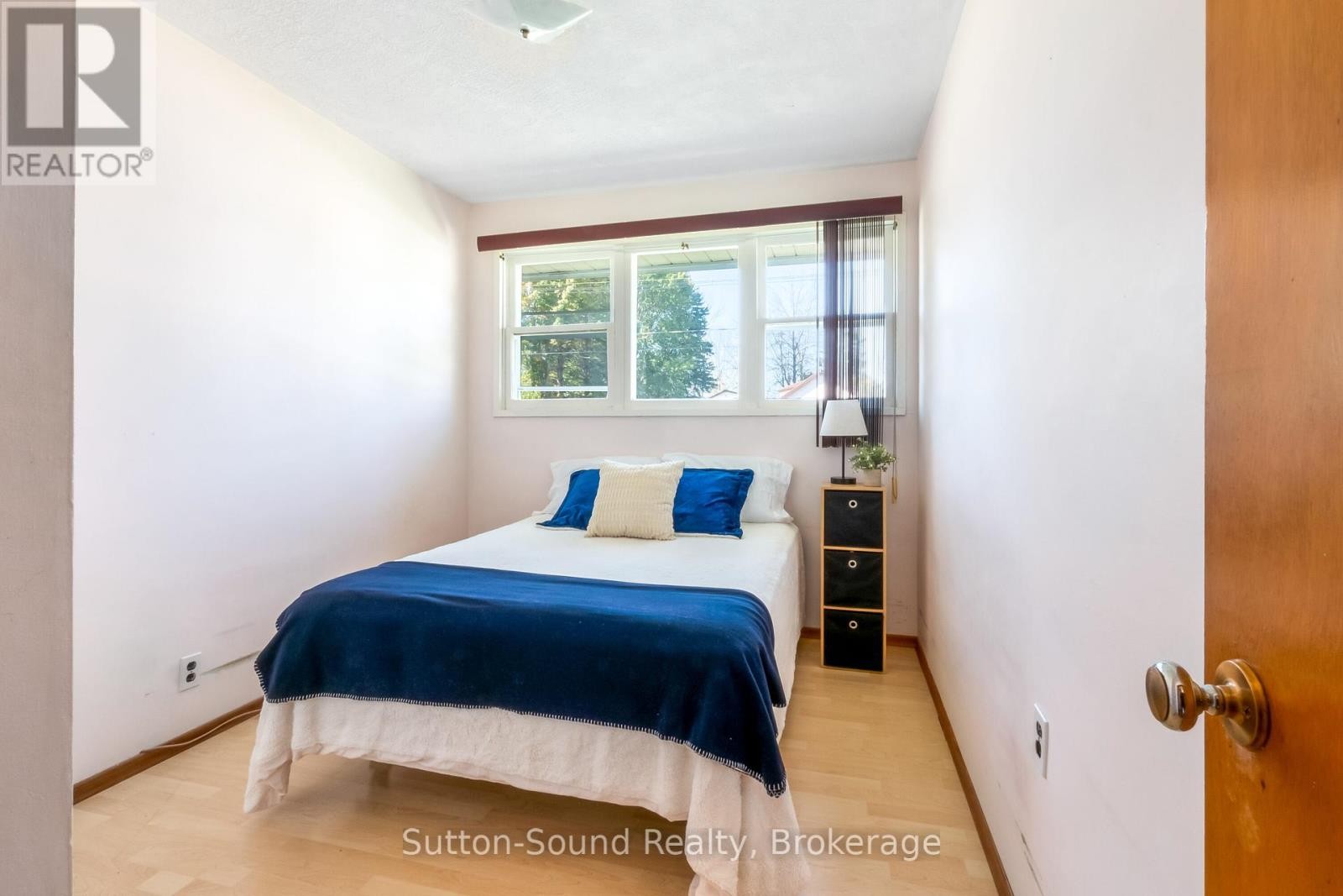 












507 MCNAUGHTON STREET

,
South Bruce Peninsula,




Ontario
N0H2T0

